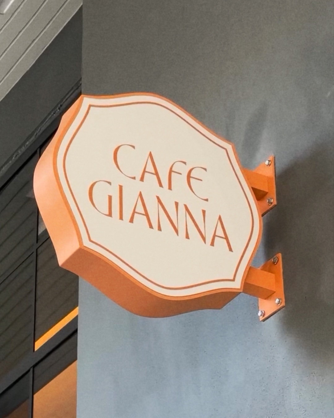 Cafe Gianna signage